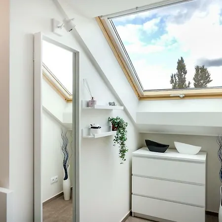 #stayhere - Light Views Loft Center Apartment *